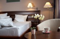 ramada-hotel-1 ramada-hotel-1